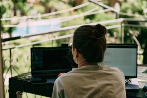 Read more about the article How Service Marketplaces Empower Freelancers & Businesses